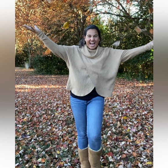 NWT LuLaRoe KRISTEN COWL NECK PULLOVER Tan Relaxed Fit Size Large - Picture 3 of 10